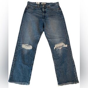 NWT Levi’s Wedgie Straight Distressed Denim Women’s Size 29